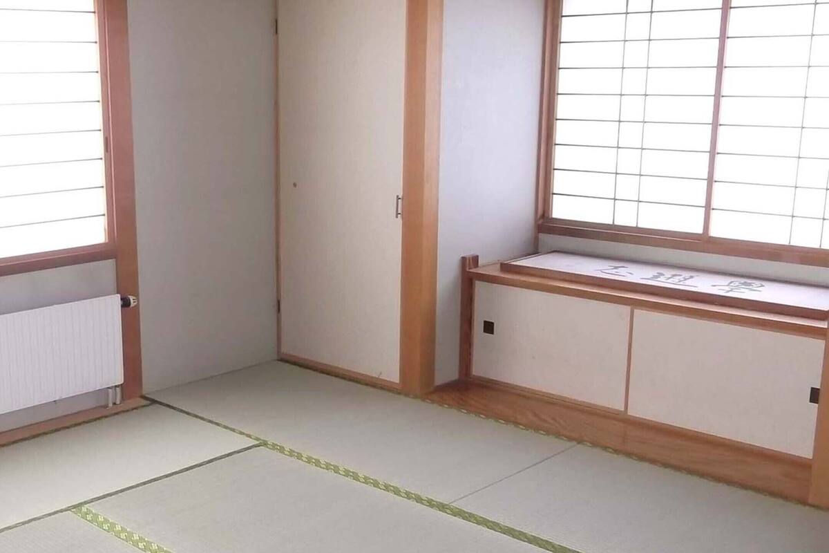 5 間臥室、書桌、免費無線上網、床單