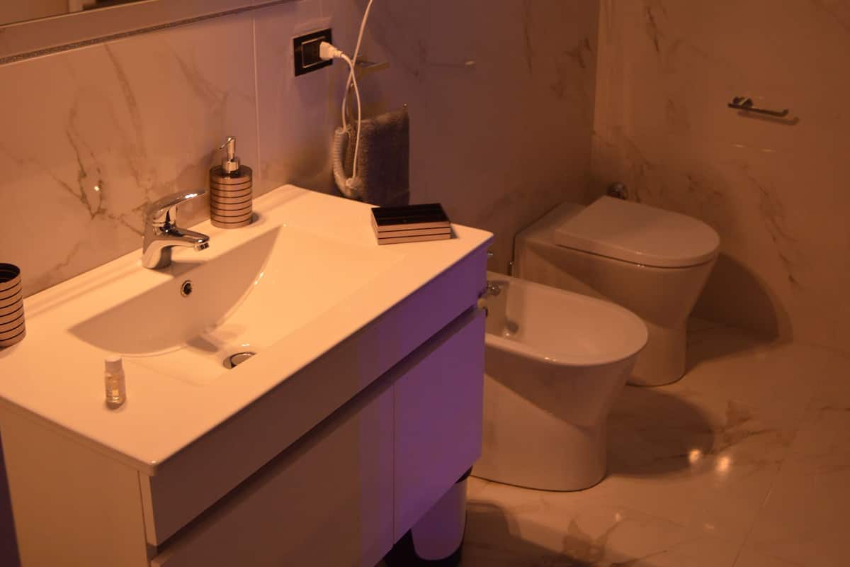Suite, Bathtub | Bathroom | Hair dryer, bidet, towels