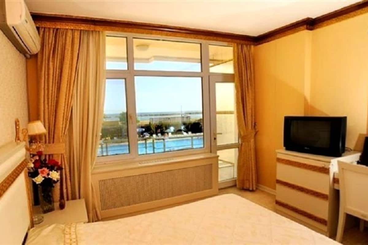 37-inch LCD TV with cable channels, TV