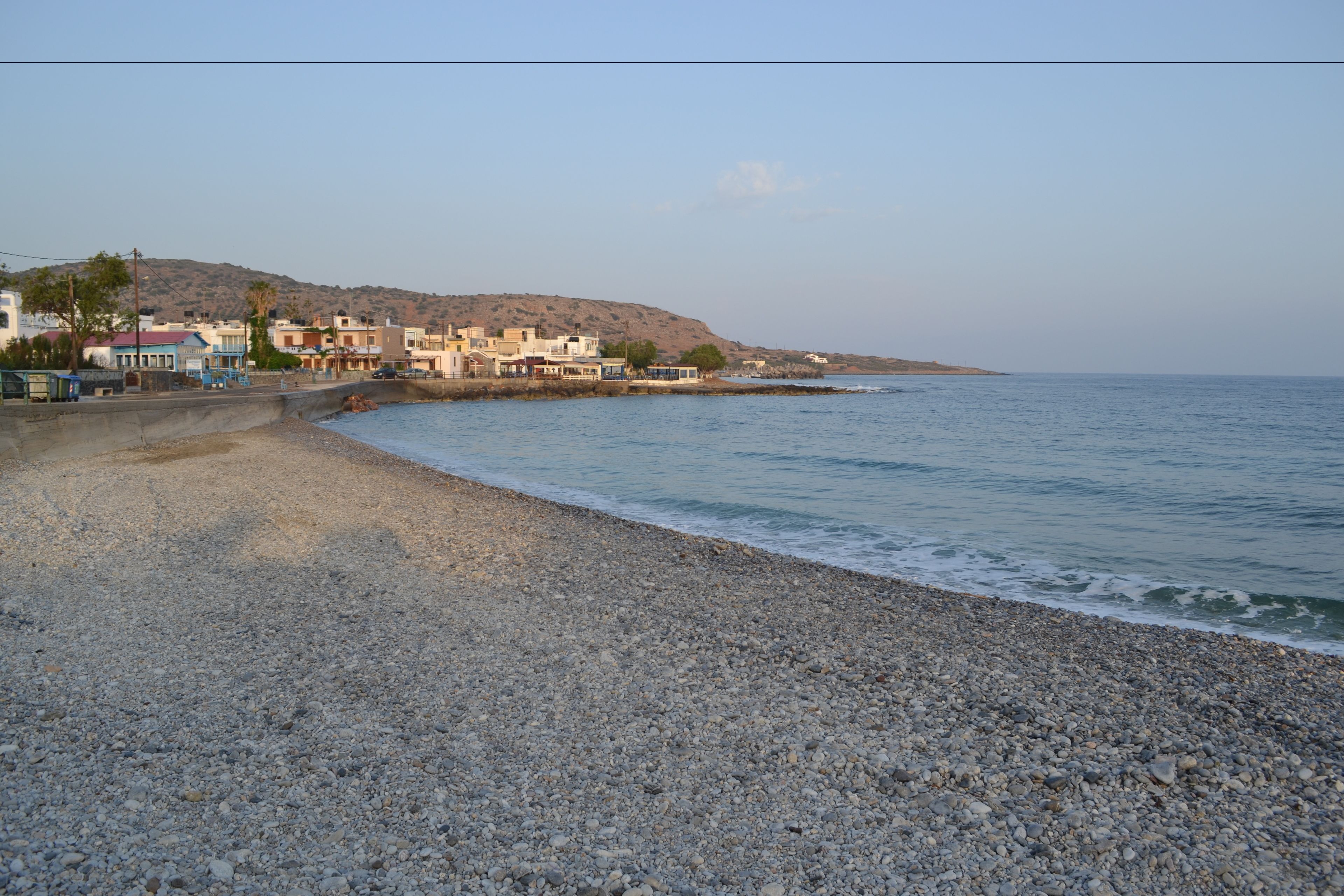 沙滩椅、海滩遮阳伞、钓鱼