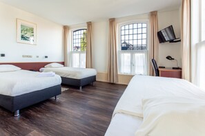 四人房, 多張床, 非吸煙房 | 熨斗/熨衣板、免費無線上網、床單