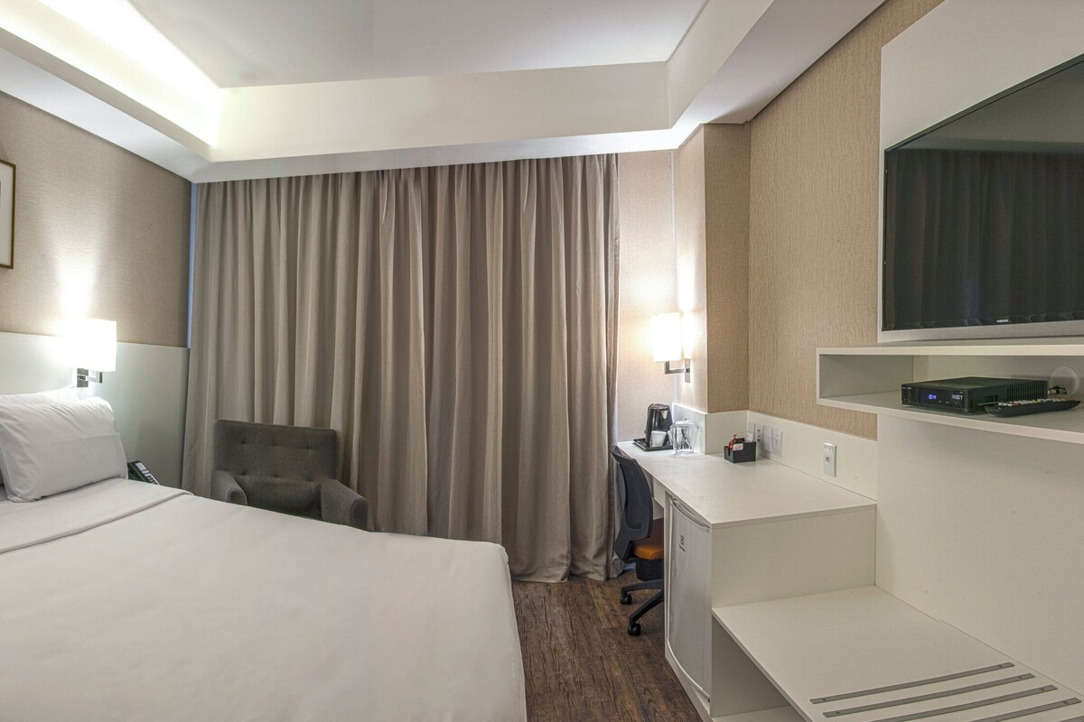 In-room safe, desk, soundproofing, iron/ironing board