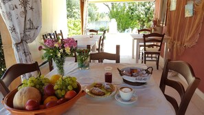 Free daily local cuisine breakfast