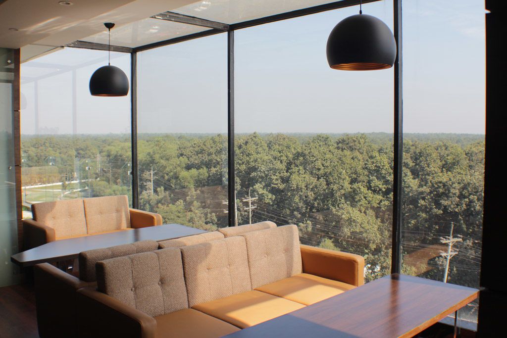 Breakfast, lunch, dinner served; international cuisine 