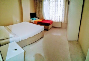 1 bedroom, iron/ironing board, free WiFi