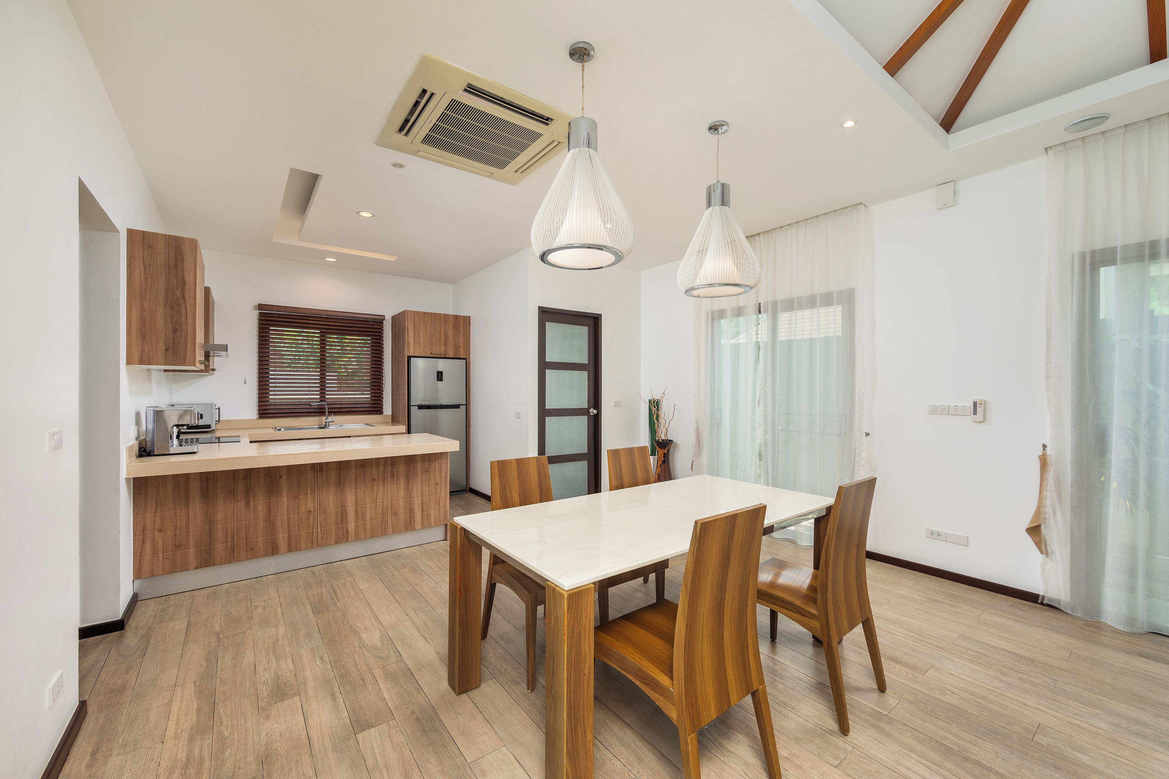 別墅 | 私人廚房 | 大型冰箱、微波爐、烤箱、爐台