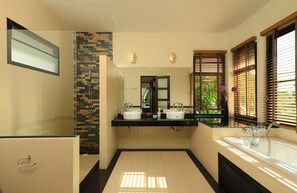 Traditional Villa, 4 Bedrooms, Pool View | Bathroom | Free toiletries, hair dryer, bathrobes, slippers