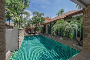 Villa traditionnelle, 4 chambres, vue sur la piscine | Terrasse/patio