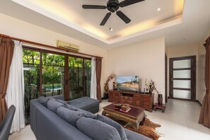 Comfort Villa, 3 Bedrooms | Living area - Villa Iorangi (Rawai)