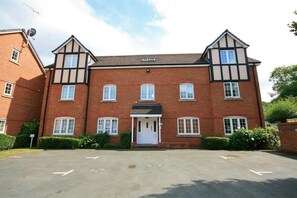 Front of property - Nantwich Apartments (Nantwich)