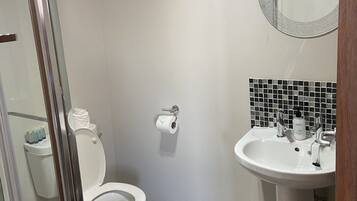 Triple Room, Ensuite (Triple/Superking) | Bathroom