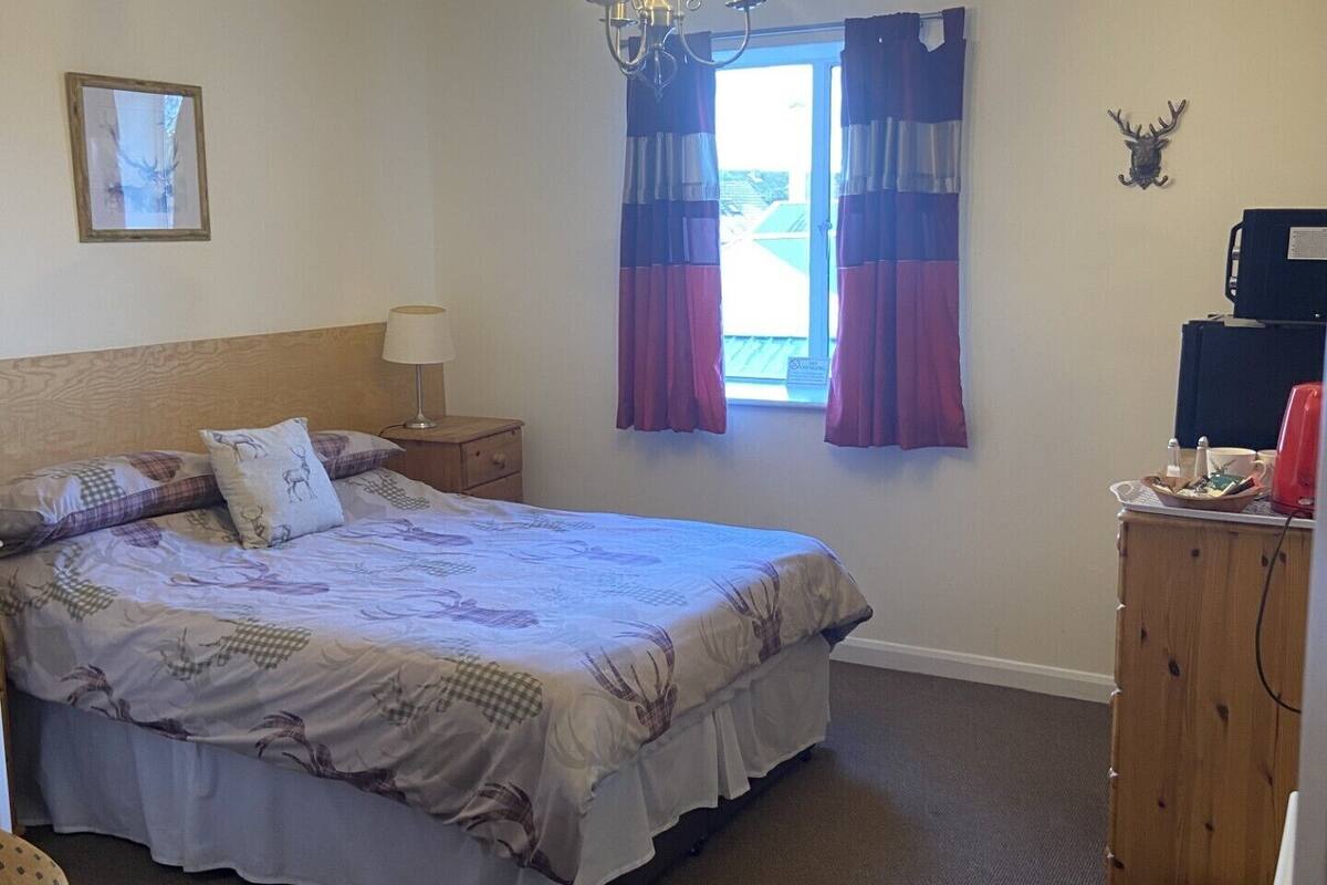 double room, ensuite | 1 bedroom, iron/ironing board
