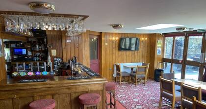 The Jolly Drayman Pub and Hotel
