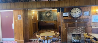 The Jolly Drayman Pub and Hotel