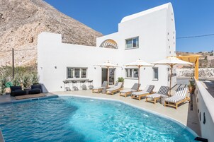 Outdoor pool, open 9:00 AM to 8:00 PM, pool umbrellas, sun loungers