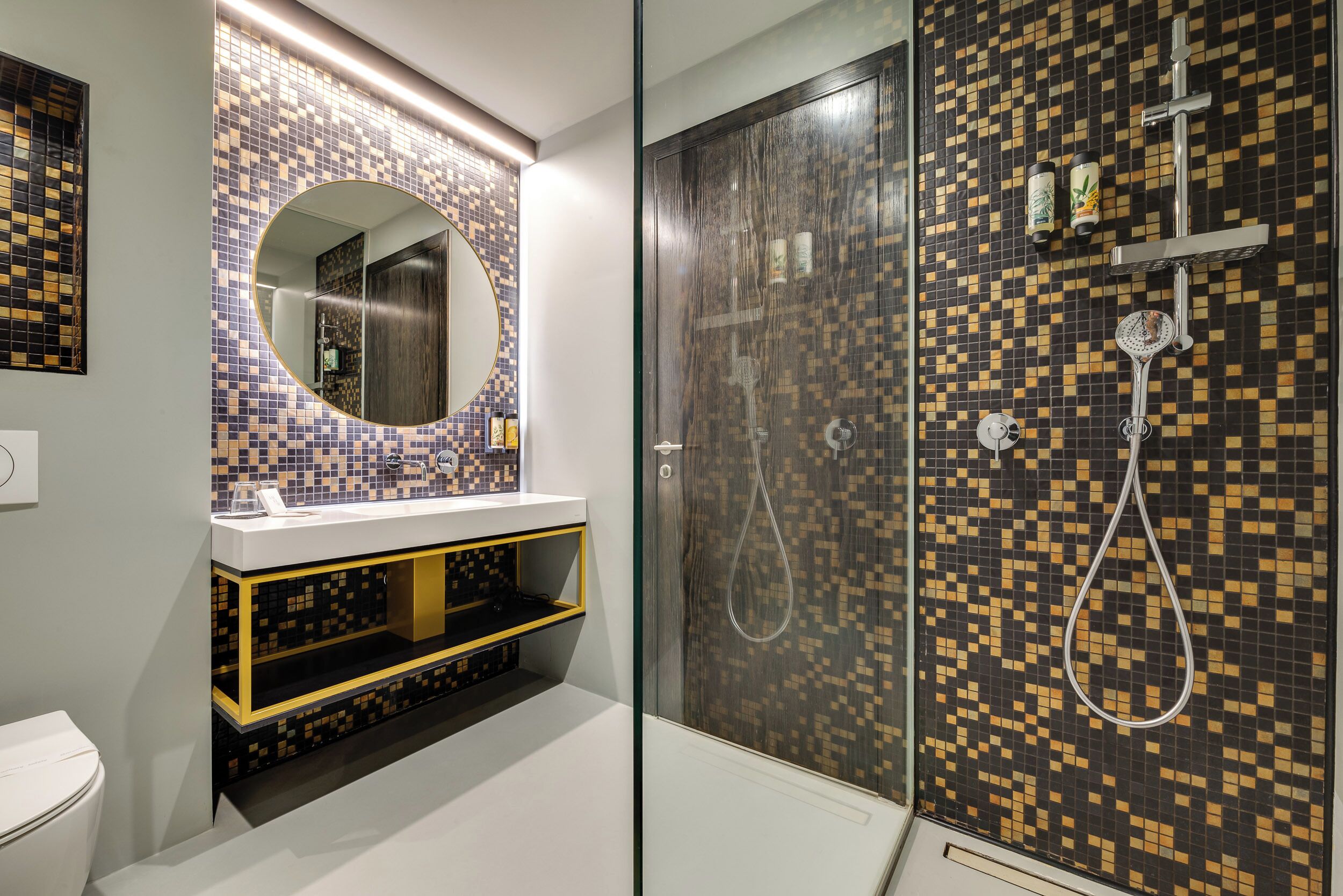 comfort double or twin room | bathroom | free toiletries, hair dryer, slippers, towels