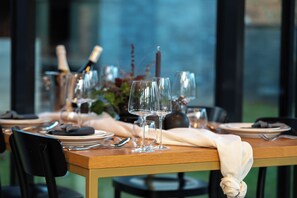 Petit déjeuner, déjeuner et dßner servis sur place