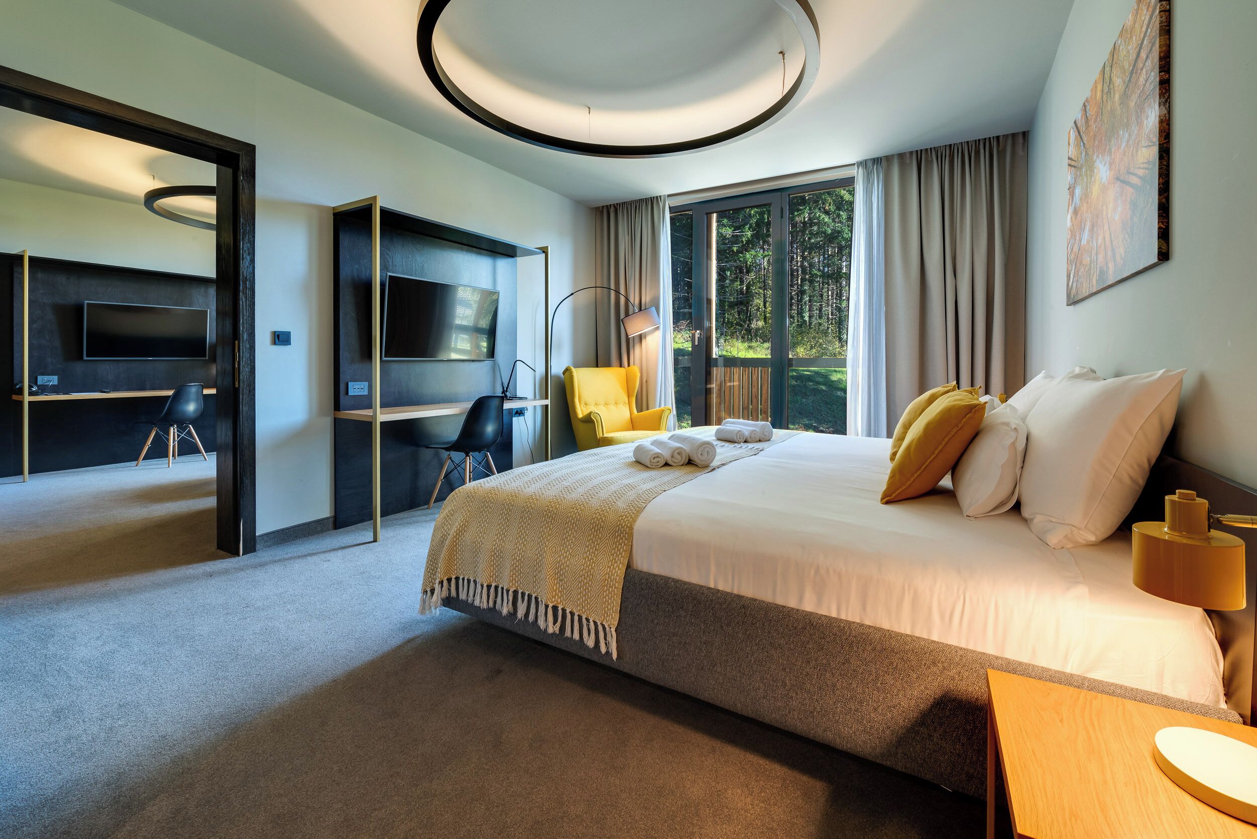 1 bedroom, premium bedding, minibar, in-room safe