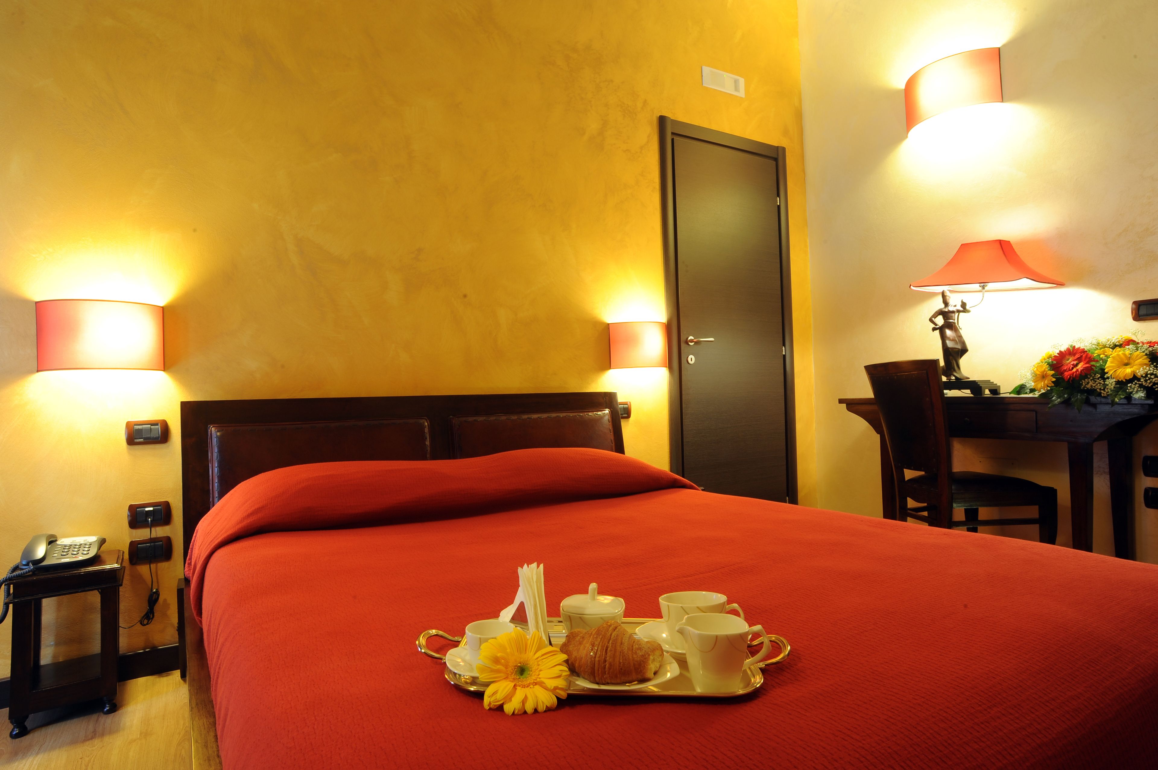 1 غرفة نوم وميني بار ومكتب ومكواة/لوح كي