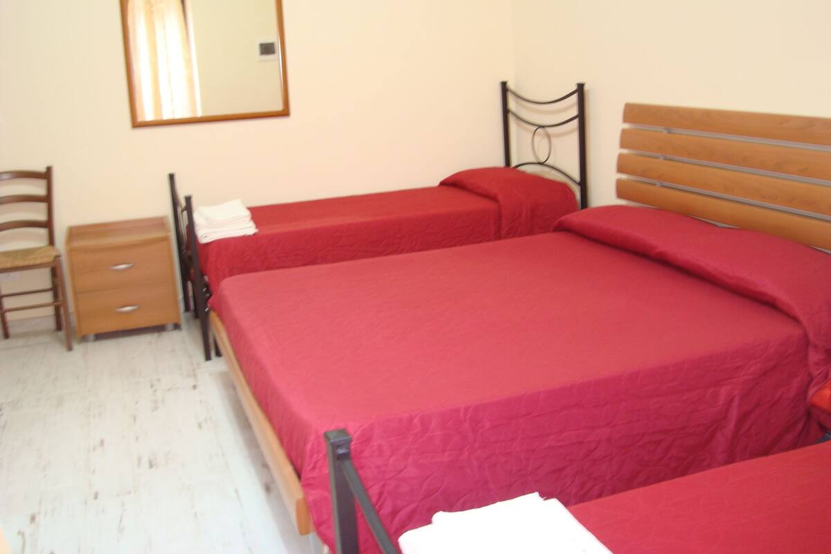 Free cots/infant beds, free WiFi, bed sheets