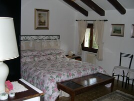 Double or Twin Room | Minibar, desk, free cribs/infant beds, rollaway beds
