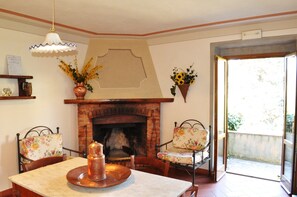 Desk, free WiFi - I Nidi di Belforte (Dicomano)