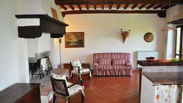 Apartment, 1 Schlafzimmer, Gartenblick (L'Usignolo) | Schreibtisch, kostenloses WLAN