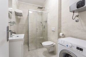 Apartment, 1 King Bed with Sofa bed, Garden Area | Bathroom | Shower, free toiletries, hair dryer, bathrobes - Mise Luxury Apartments (Kastela)
