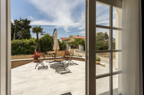 Mise Luxury Apartments