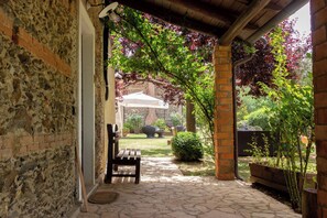 Family Room | Bathroom | Shower, free toiletries, hair dryer, bathrobes - La Rosa Nel Bicchiere (Soveria Mannelli)