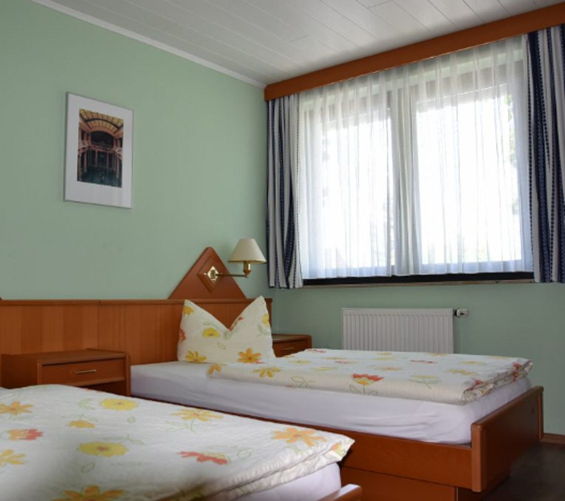 Family Suite | Desk, iron/ironing board, free WiFi, bed sheets
