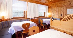 全景公寓 | 房內用餐區