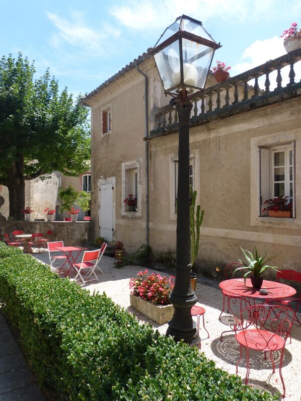 Property grounds - Mas Moïse (Sauve)