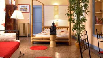 Klassieke driepersoonskamer (Cypres) | Een strijkplank/strijkijzer, babybedden (toeslag), gratis wifi