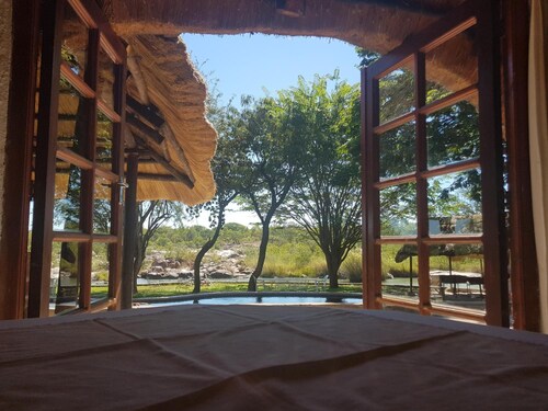 Nyangombe Safari Lodge