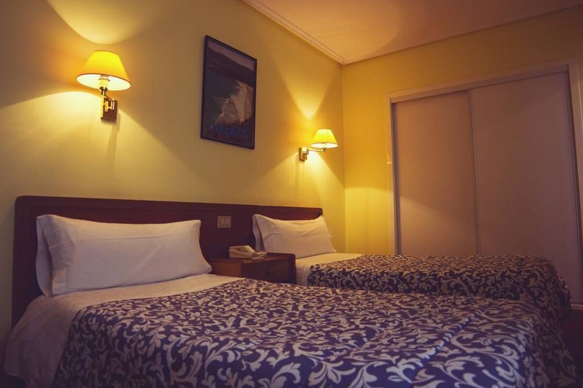 Kamar Twin | Tirai kedap cahaya, Wi-Fi gratis, dan seprai linen