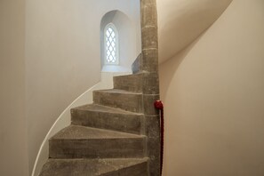 Staircase - East Gatehouse Lodge (Crieff)