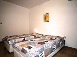 Apartamento City, 2 habitaciones | 2 dormitorios, tabla de planchar con plancha, cunas gratuitas