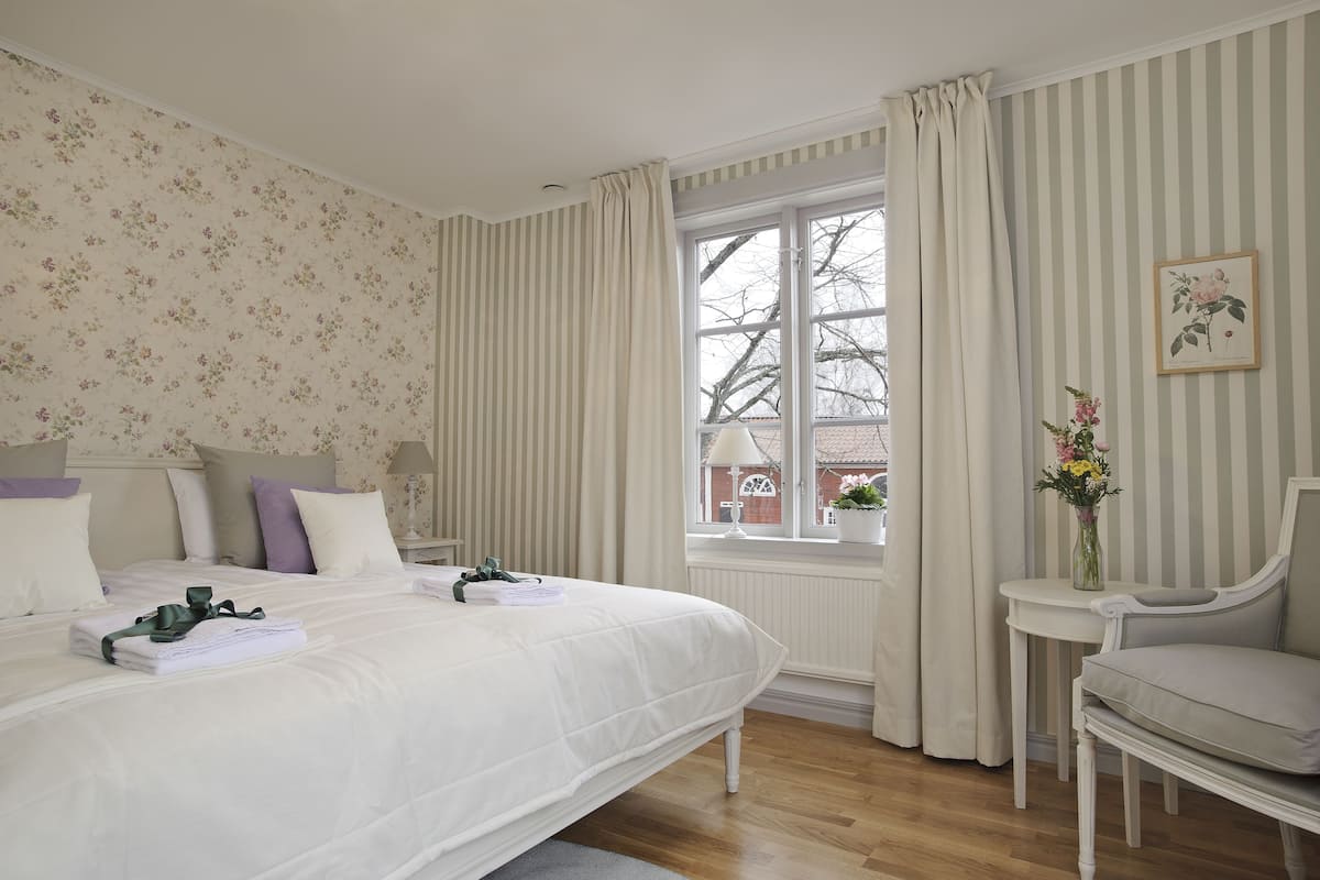 Dreibettzimmer, Gemeinschaftsbad (Hilma)