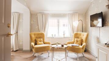 Double Room, Private Bathroom (Eva) | Blackout curtains, soundproofing, iron/ironing board, rollaway beds