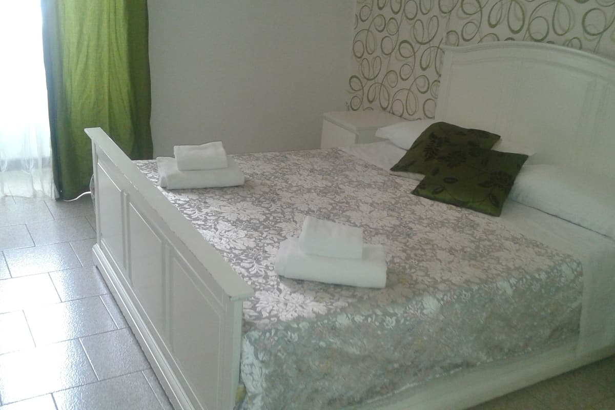 Double Room, Private Bathroom (External)