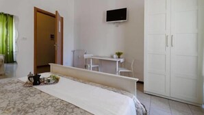 واي فاي مجانًا وملاءات أسرّة