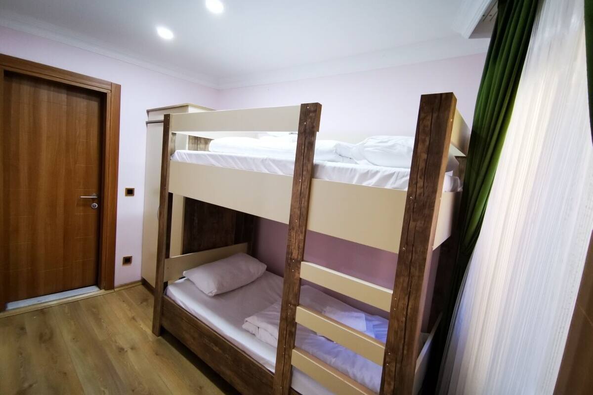 Suit Rooms | 1 chambre, bureau, chambres insonorisées, Wi-Fi gratuit