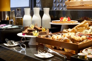 Daily buffet breakfast (EUR 20 per person)