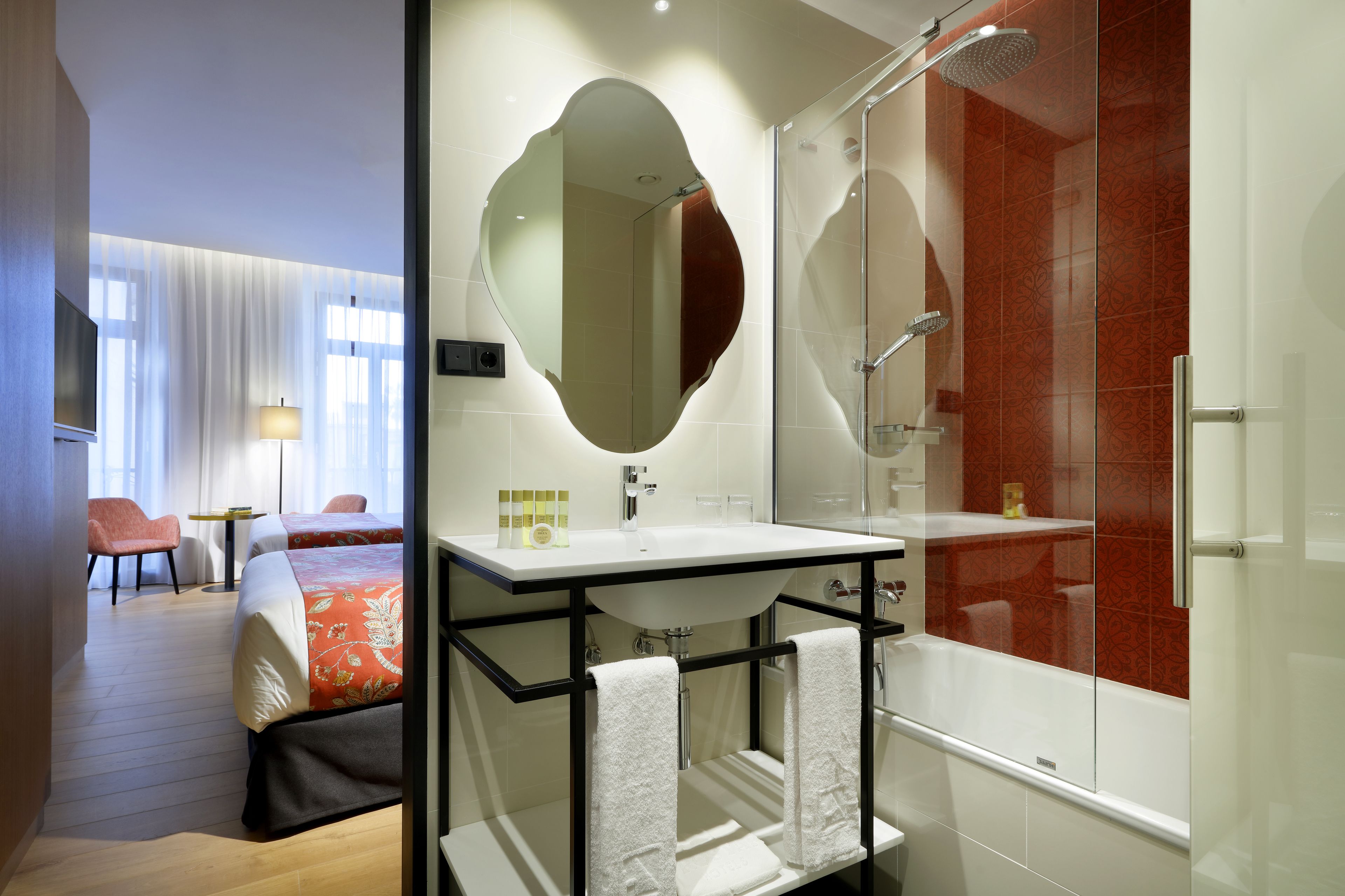 triple room | bathroom | eco-friendly toiletries, hair dryer, towels