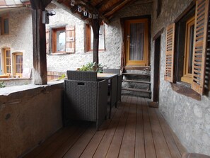 Cottage (Le Bien-Fée-Zant) | View from room - Domaine de la Fée-licité (Jullié)