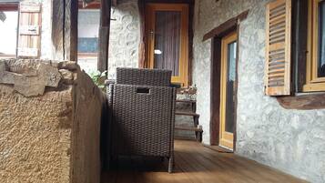 Cottage (Le Bien-Fée-Zant) | Terrace/patio