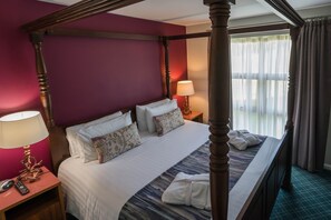 Drummond Chalet - Pets Allowed | Roupas de cama premium, escrivaninha, cortinas blackout