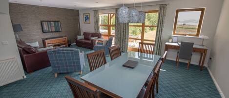 TV de tela plana 42 polegadas com canais digitais, TV, DVD player