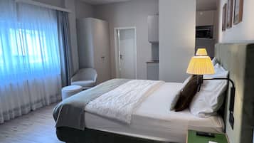 Studio (Zenzi) | Pemandangan dari kamar